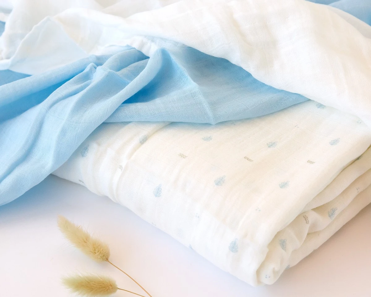 set-3-muselinas-azul-blanco-y-estampado-70x70cm (1)