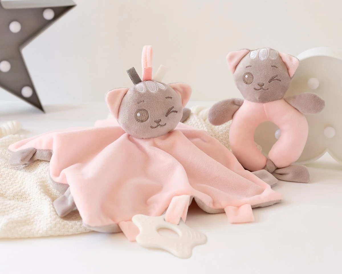 set-doudou-y-sonajero-gatito-rosa