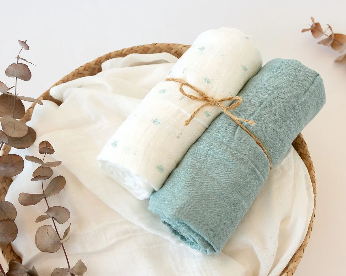 set-2-muselinas-salvia-blanco-y-estampado-120x120cm