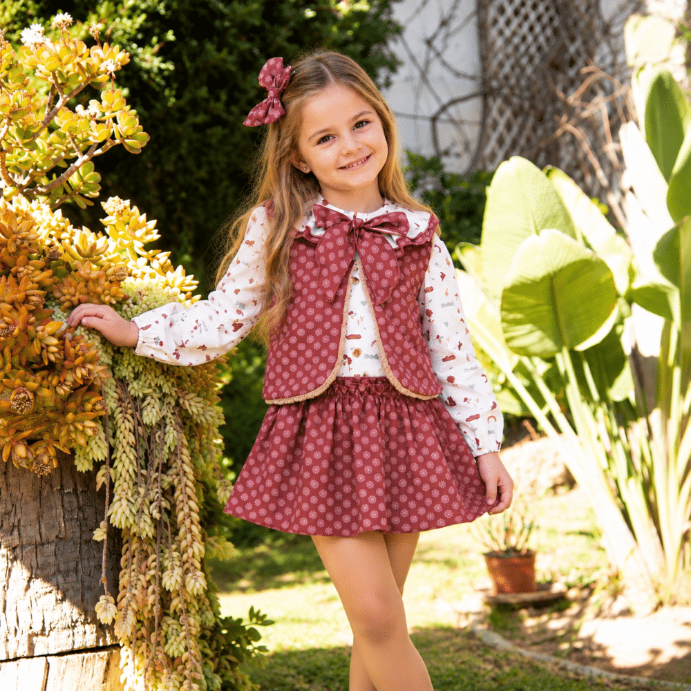 Niña con conjunto BRUMA Daniesty de tres piezas