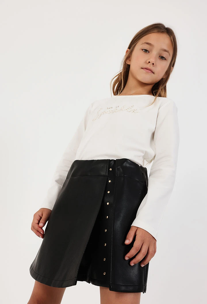 Falda short niña Boboli de polipiel negra con tachuelas doradas