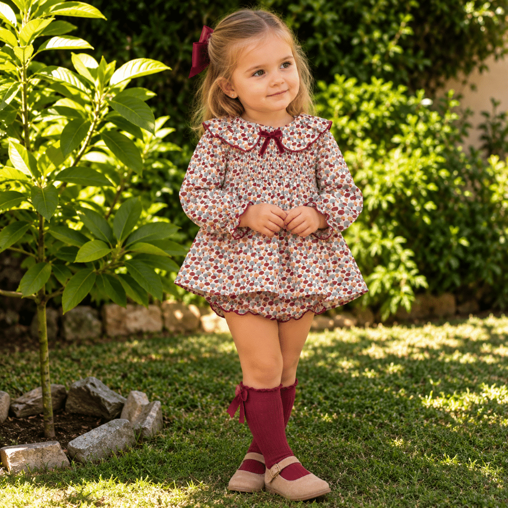 Niña con vestido estampado colección Boni de Daniesty